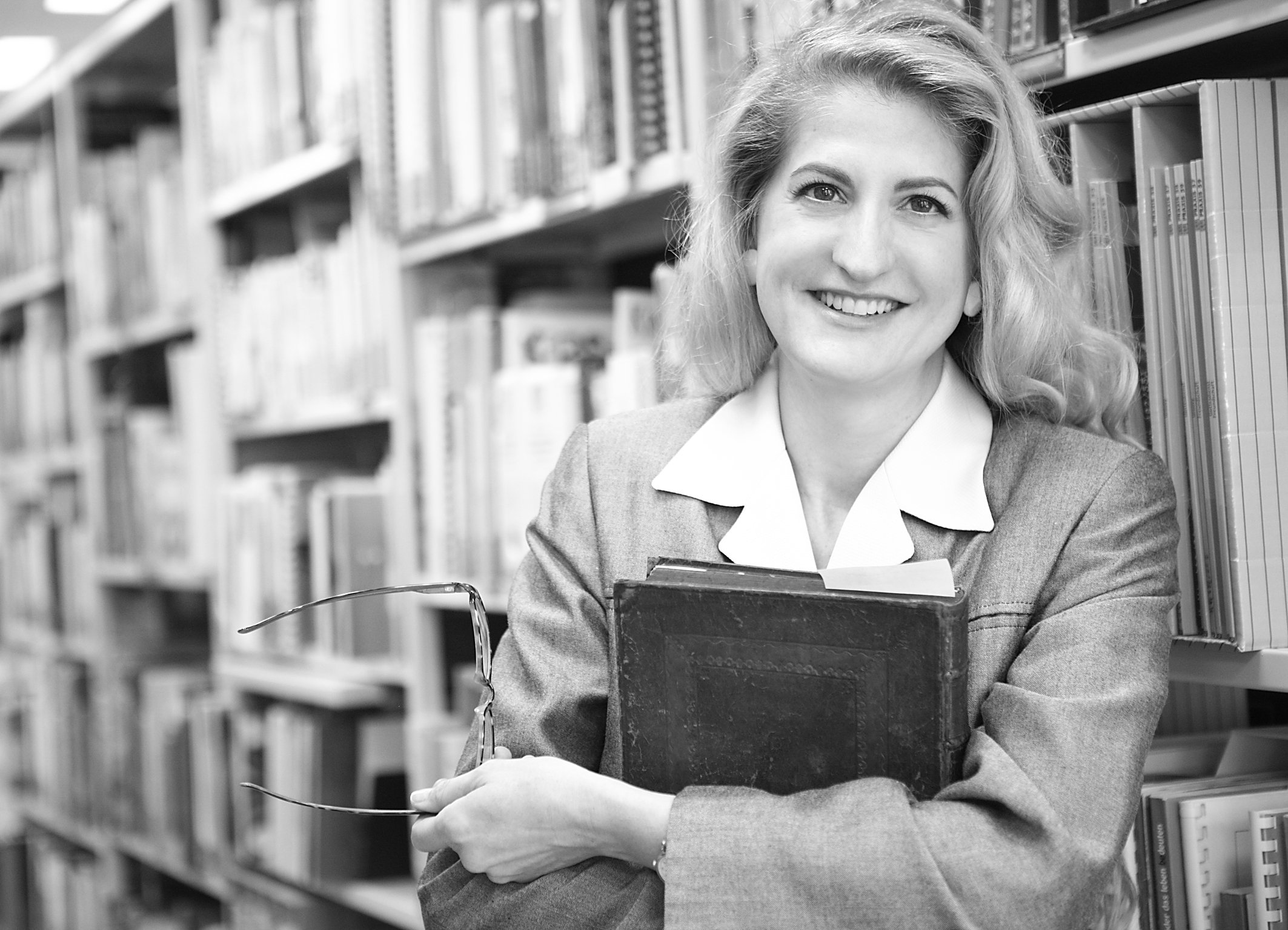 Dr. Lucinda Martin SFB 1472 „Transformations of the popular“